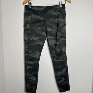 Athleta‎ Women's Camouflage  Leggings with Zip Pockets Size M